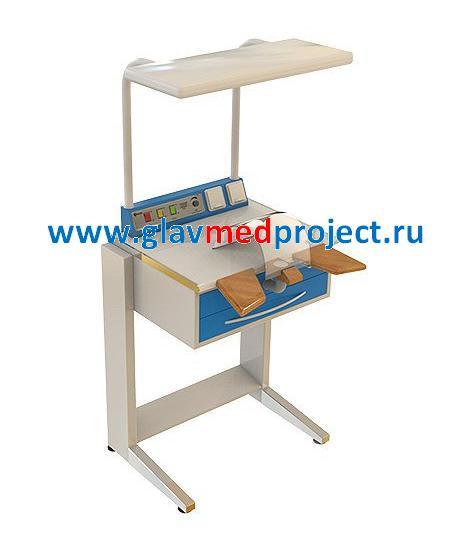 Стол зубного техника со светильником, полкой, подлокотниками, финагелем с защитным стеклом, двумя розетками и подставкой для ног